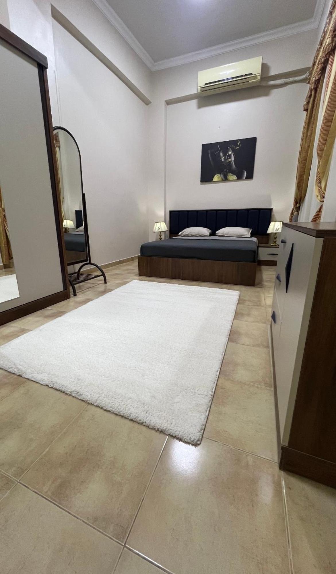 Apartament Karnak Flats *