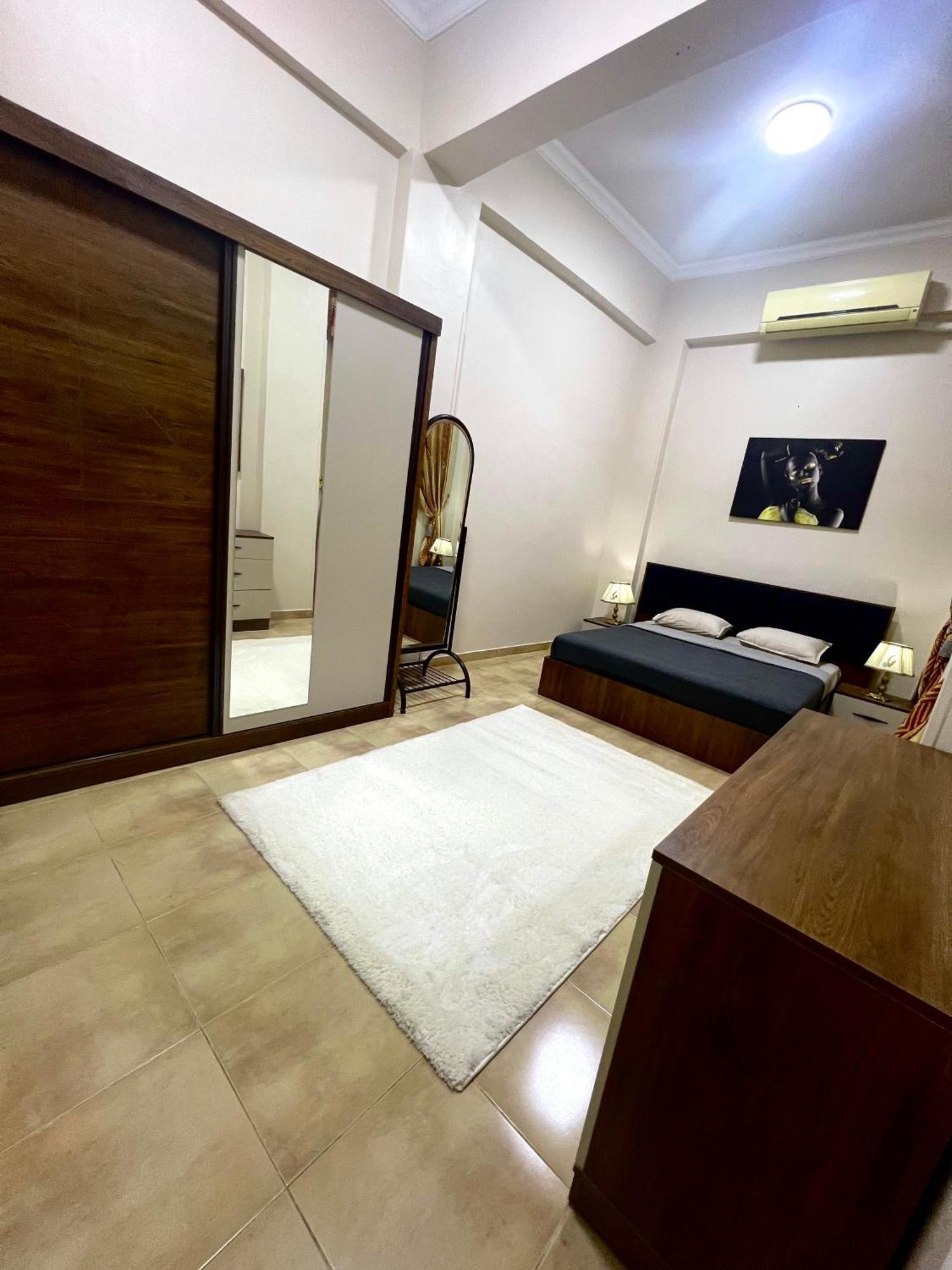 Apartament Karnak Flats *
